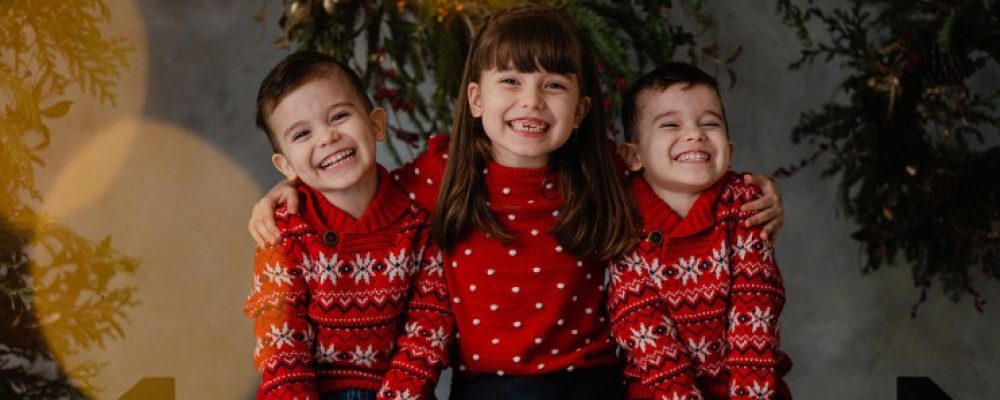 Capture the magic with these ideas for Christmas photos